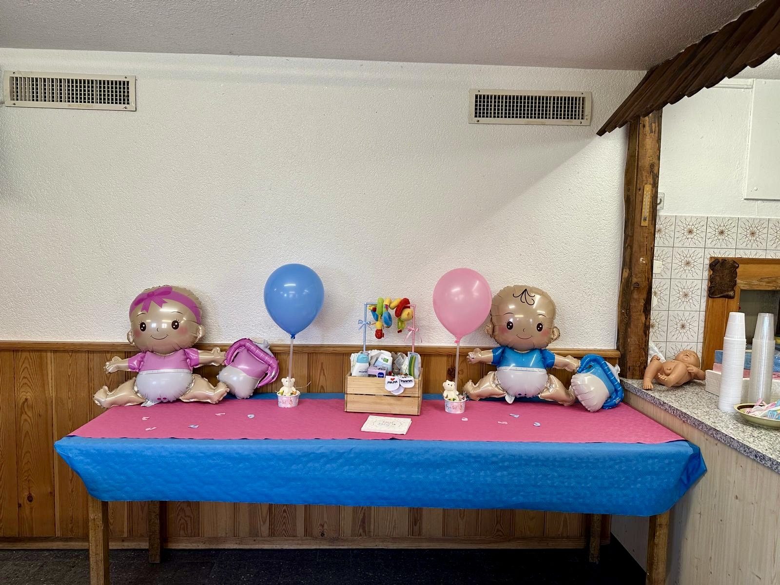 Détail de décoration de table dans la buvette