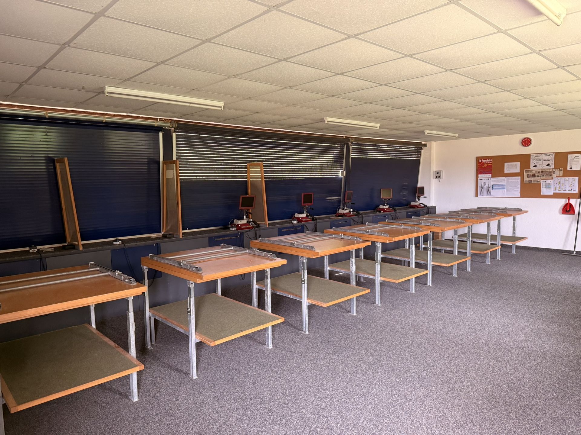 Installations de tir avec protections